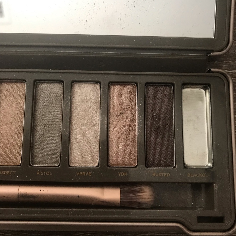 Urban Decay Naked Basics 2 - Picture 2 of 6